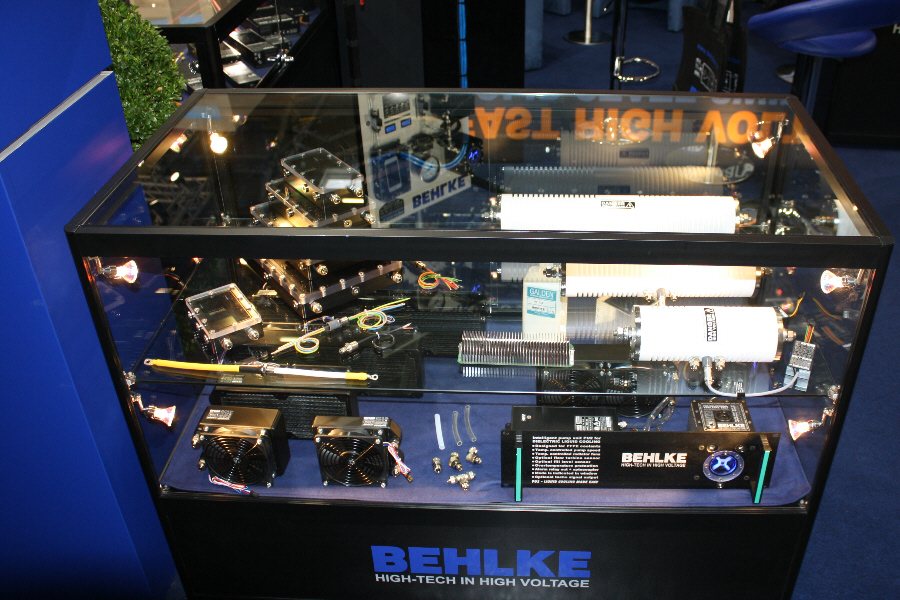 Behlke Electronica - Display Case for Dielectric Liquid Cooling Equipmnt