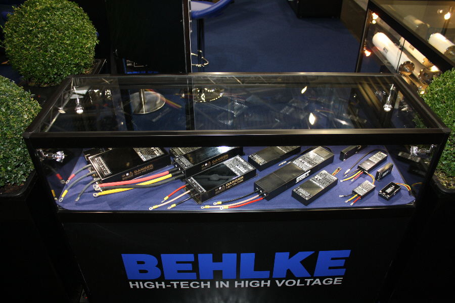 Bhlke Electronica - Display Case No. 4